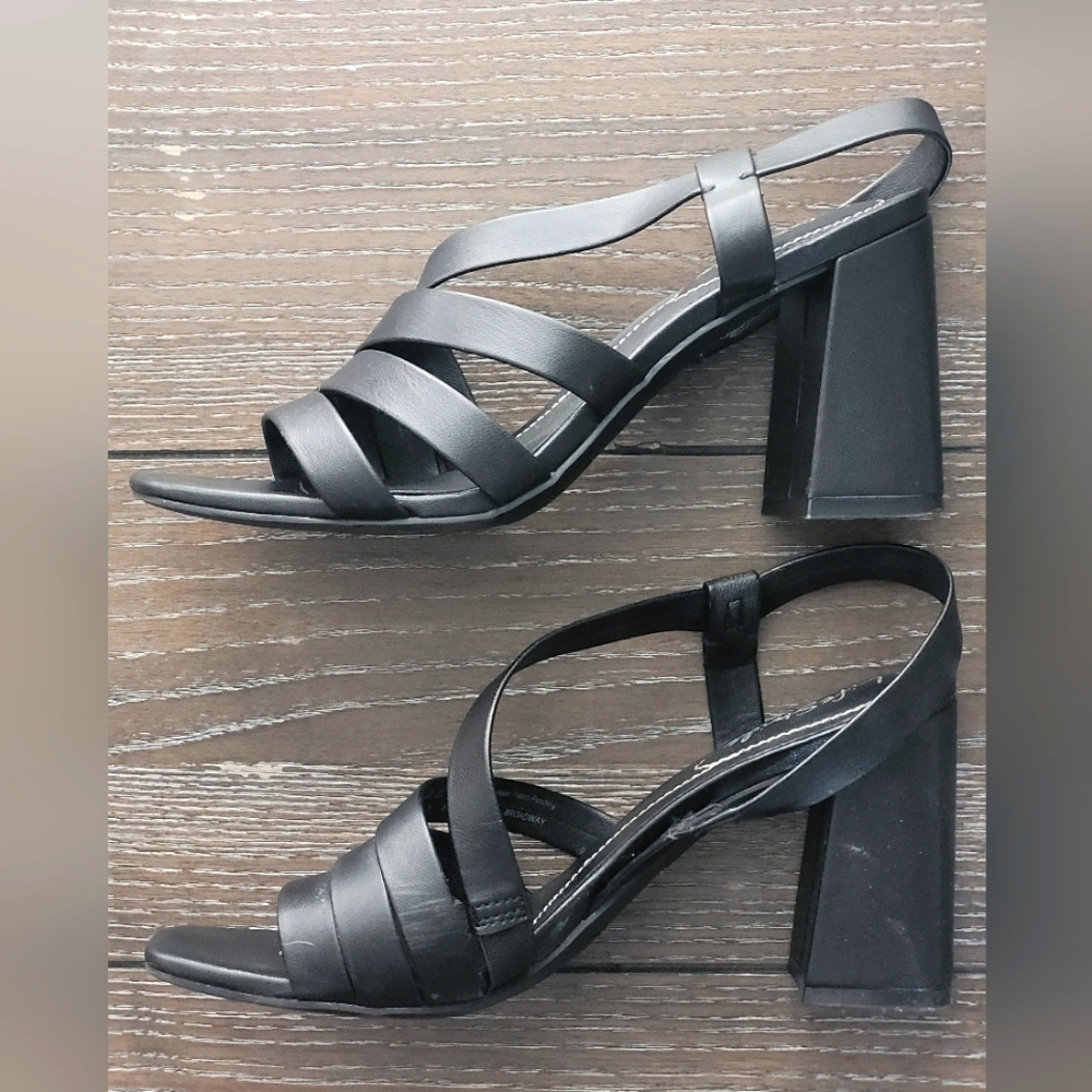 Life Stride Broadway chunky block heels square toed strappy sandals